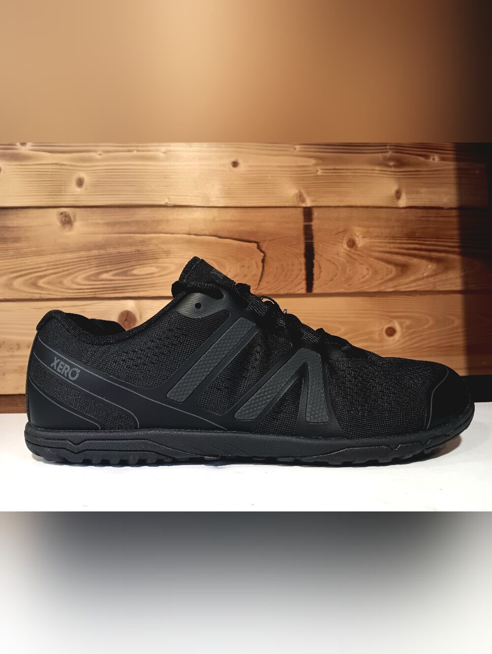 Xero Barefoot Shoes Mens 9.5 black HFS II